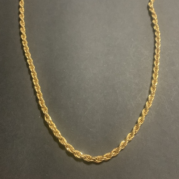 24 inch Faux Gold Rope chain with great cuts for the real look - Picture 2 of 6